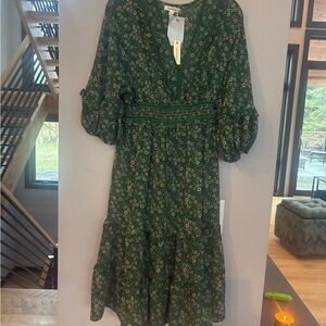 Max Studio Dark Green Floral Long Sleeve Dress